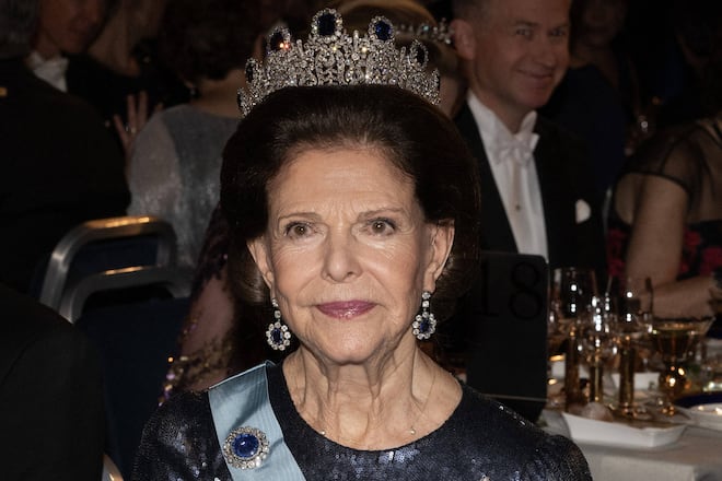 Am 10. Dezember nahm Königin Silvia am Nobelpreis-Bankett in Stockholm teil. Zehn Tage später musste sie krankheitsbedingt für die festliche Versammlung der Schwedischen Akademie absagen.