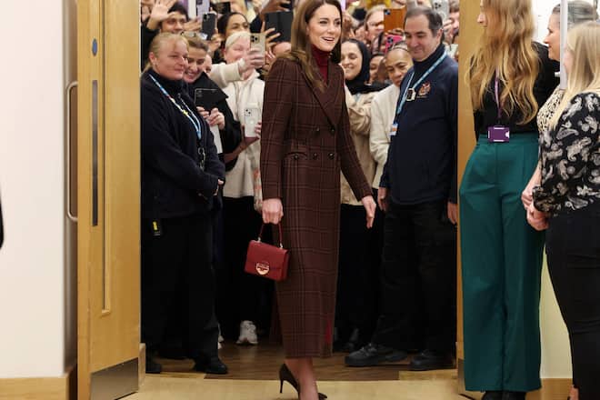 Elegant von Kopf bis Fuss: Im Royal Marsden Hospital war Prinzessin Kate am Dienstag der Hingucker.