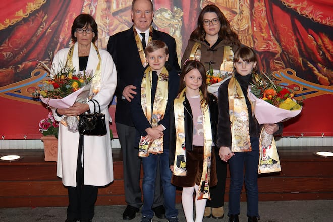 Der Fürst von Monaco, Albert II., besuchte mit Familienmitgliedern das Zirkusfestival.