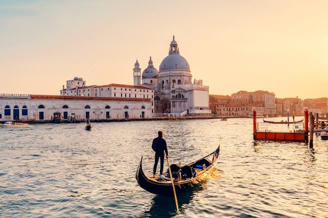 Venedig ist eines der romantischsten Reiseziele für den Valentinstag.