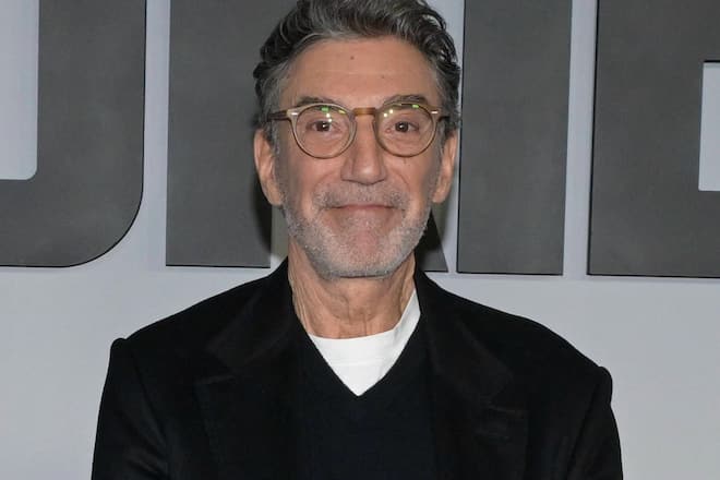 Chuck Lorre meidet Stühle mit seinem Namen drauf.