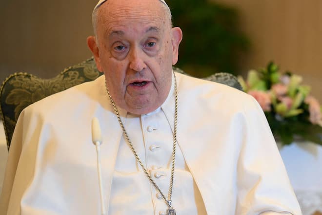 Papst Franziskus muss länger im Krankenhaus bleiben (Bild von 2023).