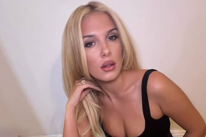 Liess sich kurz vor ihrem 21. Geburtstag überraschend die Haare blondieren: Millie Bobby Brown.