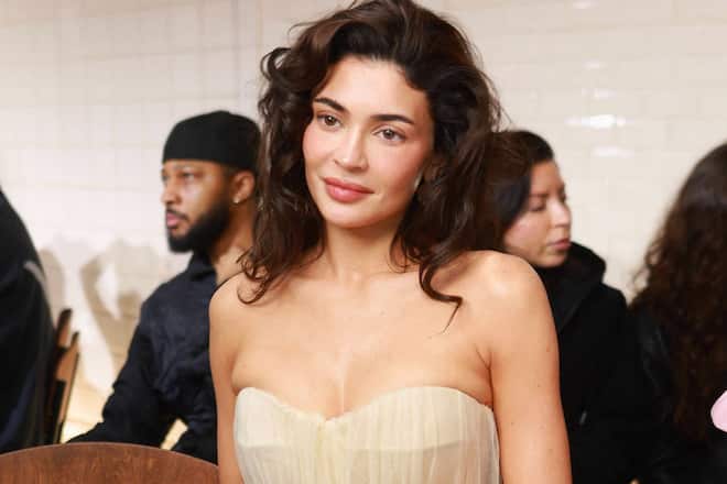 Kylie Jenner trauert um ihren verstorbenen Hairstylisten Jesus Guerrero.