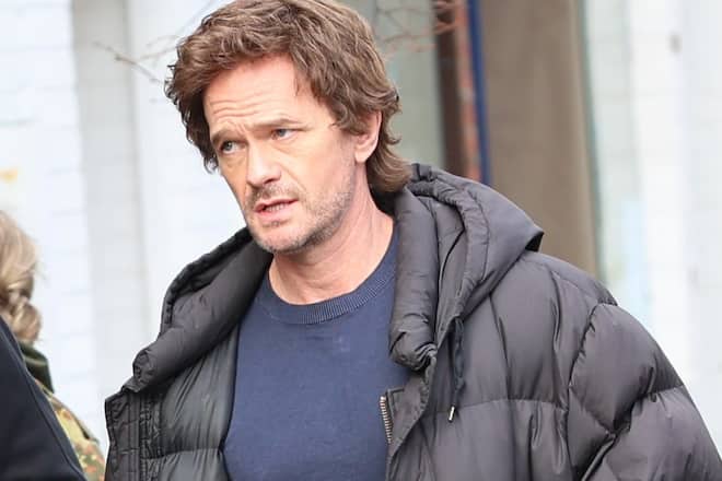 Mit diesen Haaren ist Neil Patrick Harris kaum wiederzuerkennen.