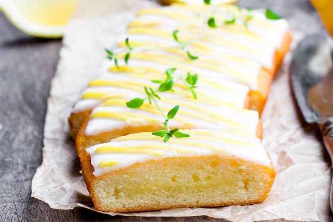 Ein Zitronenkuchen lässt sich am besten in der Sonne geniessen.