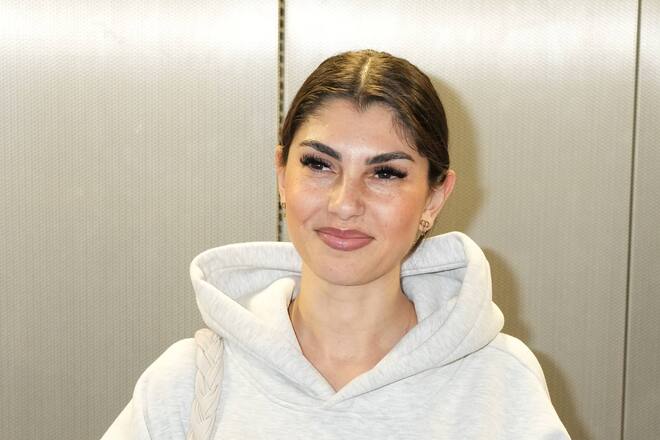 Yeliz Koc darf endlich Auto fahren.