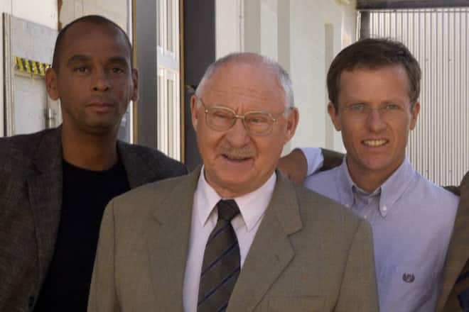 Rolf Schimpf (mitte) mit Pierre Sanoussi-Bliss (li.) und Markus Böttcher.