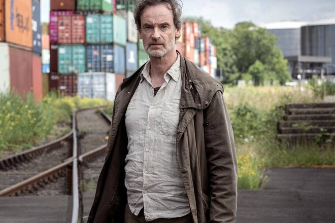 «Tatort: Abstellgleis»: Kommissar Peter Faber (Jörg Hartmann) gerät bei den laufenden Ermittlungen selbst in die Schusslinie.