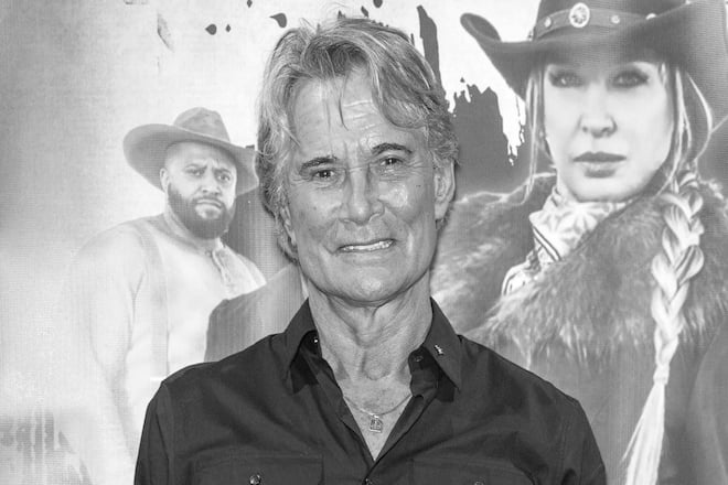 Kampfsportexperte Richard Norton arbeitete mit vielen Stars zusammen, choreografierte Kampfszenen und trainierte mit den Schauspielern.