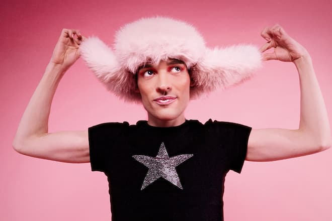 Nemo hat Lenas ESC-Siegertitel «Satellite» für Spotify gecovert.