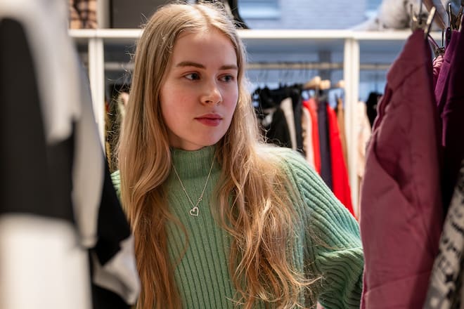 Beim Secondhand- und Vintage-Shopping hoffen Modebegeisterte auf coole Funde.