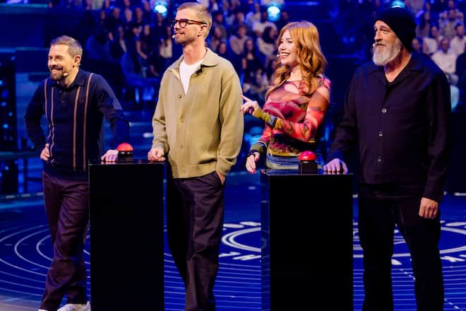 Klaas Heufer-Umlauf, Joko Winterscheidt, Palina Rojinski und Torsten Sträter bei «Joko & Klaas gegen ProSieben» (v.l.n.r.).
