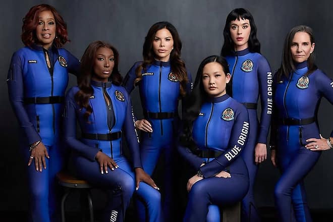 Die Besatzung der «NS-31-Mission», darunter Sängerin Katy Perry (2.v.r.) und Jeff Bezos' Verlobte Lauren Sánchez (3.v.l.).