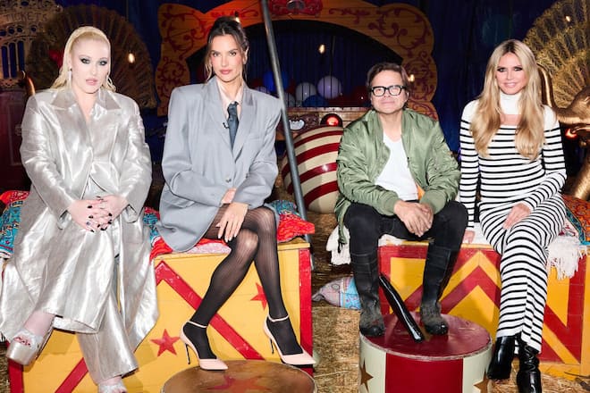 Willkommen in der «GNTM»-Manege (v.l.): Hailey Hasselhoff, Alessandra Ambrosio, Christian Schuller und heidi Klum.