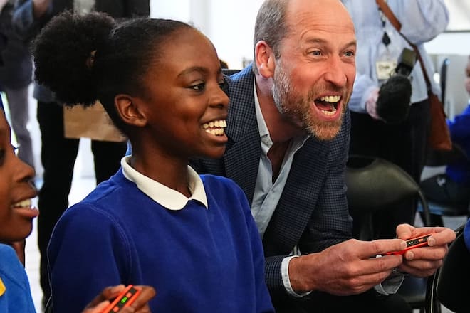 Prinz William hat mit den Jugendlichen auch Videospiele gespielt.