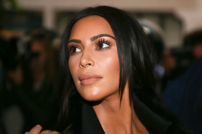 Kim Kardashian wenige Tage vor dem Raubüberfall bei der Paris Fashion Week 2016.