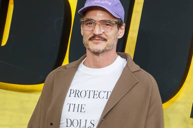 Schauspieler Pedro Pascal trägt bei der Europapremiere von «Thunderbolts» ein T-Shirt mit wichtiger Message.