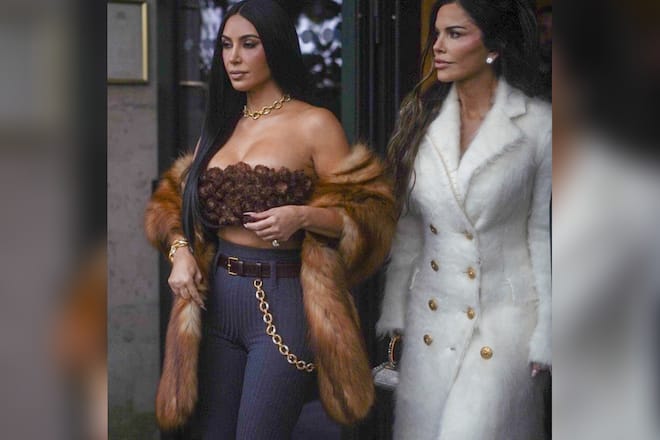 Lauren Sánchez (r.) mit Kim Kardashian in Paris.