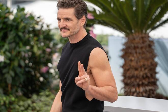 Pedro Pascal im Muscle Shirt in Cannes.