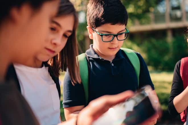 Smartphones sind unter Schülern allgegenwärtig.