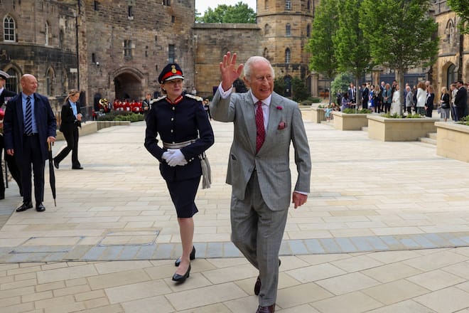König Charles bekam am Pfingstmontag symbolisch den Schlüssel zum Lancaster Castle.