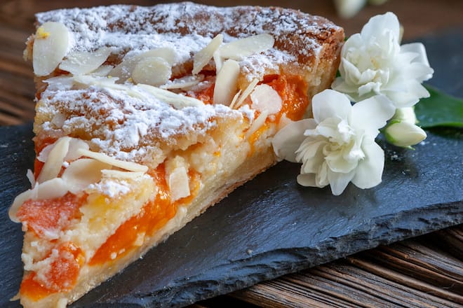 Mit diesem Aprikosenkuchen lässt sich der Sommer am besten geniessen.
