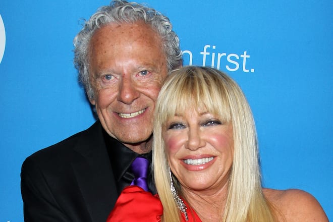 Suzanne Somers und Alan Hamel gemeinsam bei einer Veranstaltung in Beverly Hills.
