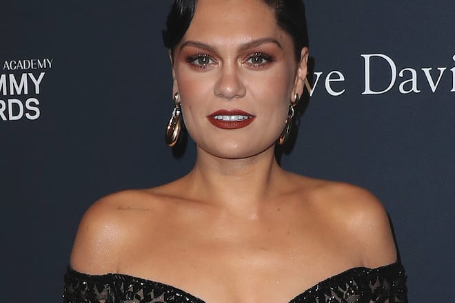 Jessie J erhielt vor einigen Monaten die Diagnose Brustkrebs und unterzog sich einer Mastektomie.