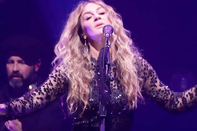 Fleetwood-Mac-Ikone Stevie Nicks muss Konzerte verschieben.