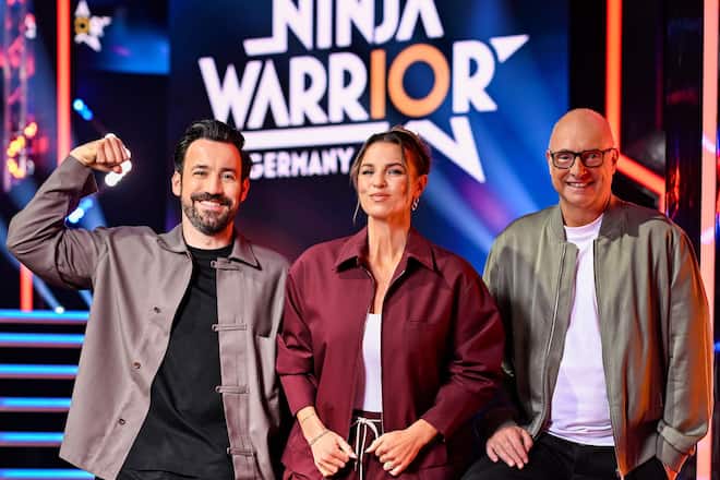 Die «Ninja Warrior Germany» Moderatoren Jan Köppen (l.), Laura Wontorra, Frank «Buschi» Buschmann.