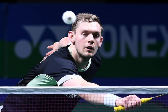 Badminton-Profi hat den Tod seiner Zwillings-Babys bekannt gemacht.