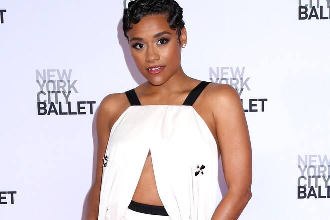 Ariana DeBose trauert um ihre Mutter Gina.