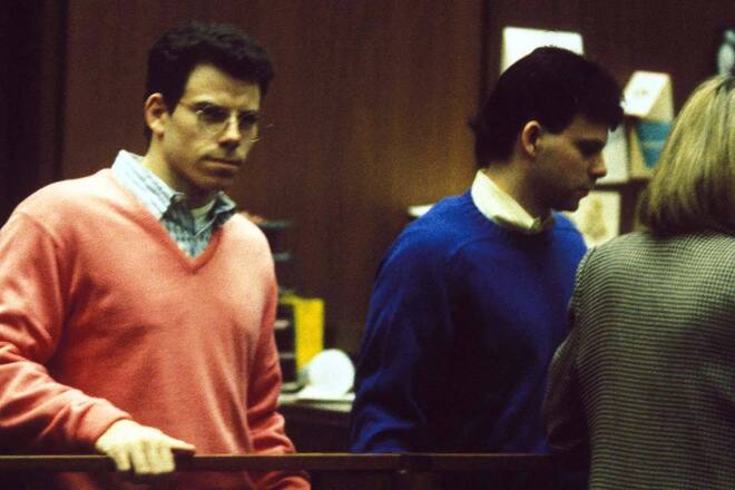 Erik (l.) und Lyle Menendez (r.) wurden 1996 für den Mord an ihren Eltern zu lebenslanger Haft verurteilt.