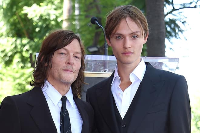 Schauspieler Norman Reedus mit seinem Sohn Mingus.