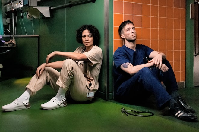 Haley Louise Jones und Slavko Popadić in «KRANK Berlin».