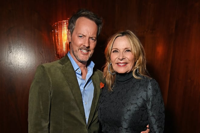 Russell Thomas und Kim Cattrall lernten sich im Radiostudio kennen.