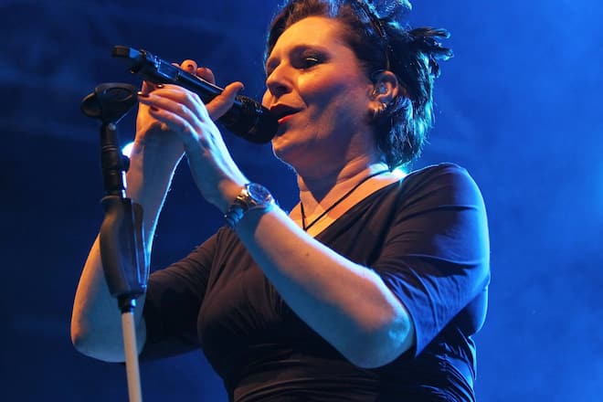 AnNa R. 2013 auf der Bühne in Berlin.