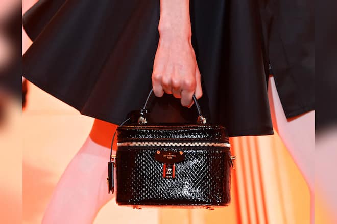 Zahlreiche Luxusmarken bringen Vanity Cases zurück - so auch Louis Vuitton.