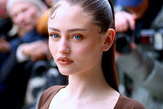 Leni Klum ist unter den Stars, die gerne braunen Lippenstift tragen.