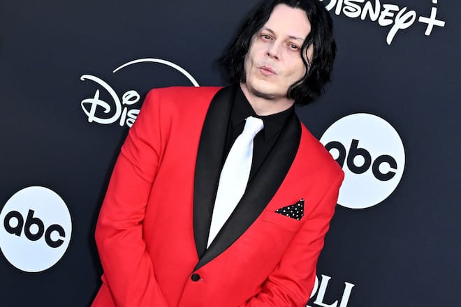 Jack White tauchte alleine auf bei der Zeremonie im Peacock Theater in Los Angeles.