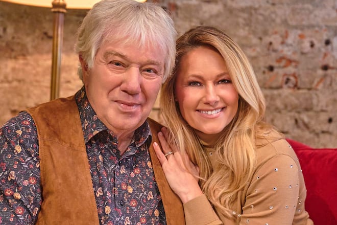 Auch Rolf Zuckowski ist Teil des neuen Albums von Helene Fischer: Die beiden singen zusammen das Duett «Bald ist Weihnachten», das bereits am 14. November erscheint.