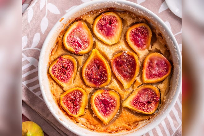 Dieser Feigenkuchen verspricht einen Hauch Luxus zum Nachmittagskaffee.