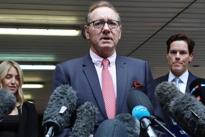 Kevin Spacey steht 2026 erneut vor Gericht.