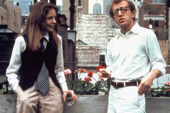 Woody Allens Leben und Werk in einem Bild zusammengefasst: starke Frauenfiguren, hier Diane Keaton, im Hintergrund seine Geburtsstadt New York.