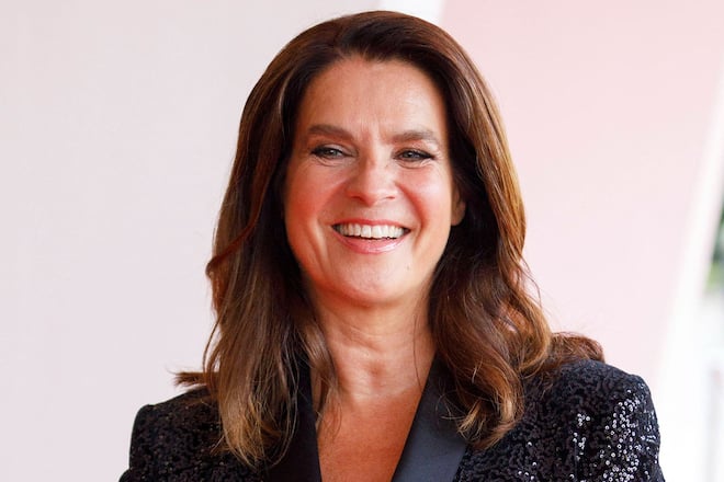 Katarina Witt blickt mit fast 60 Jahren zufrieden auf ihr Leben zurück und betont, dass sie mit nichts hadere.