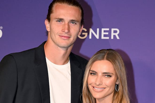 Sie geniessen Zweisamkeit im Urlaub: Alexander Zverev und Sophia Thomalla.