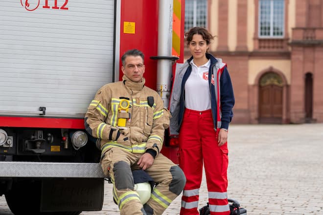 «Die Notärztin» mit Sabrina Amali und Paul Zichner kehrt bald mit neuen Folgen zurück.