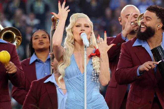 Lady Gaga während ihrer Super-Bowl-Performance.