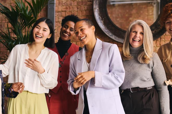 Wahre Stärke zeigt sich laut Rebekka Reinhard dort, wo wir unsere Verletzlichkeit teilen und einander wirklich sehen.